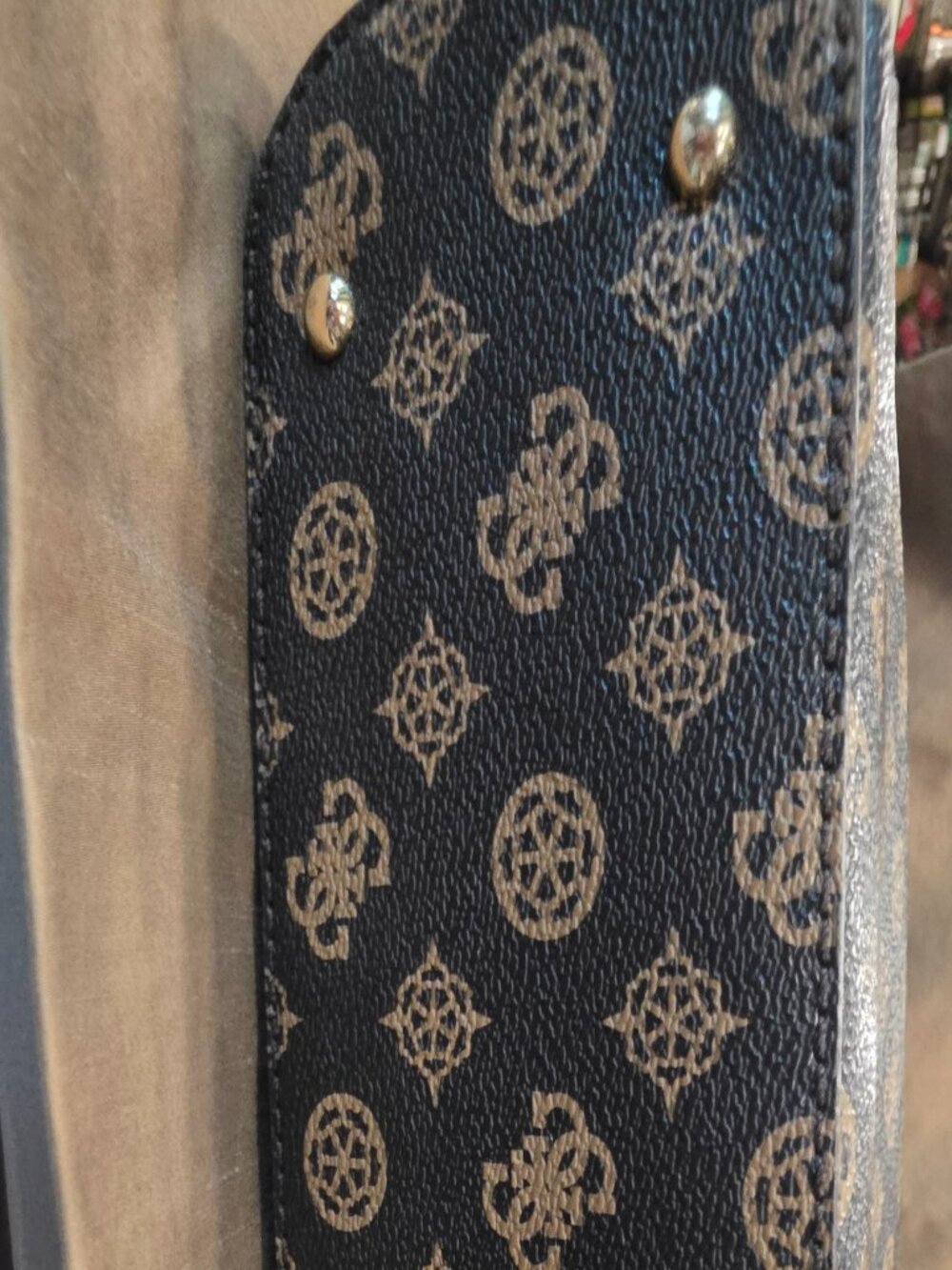 GUESS TOTE BAG - Picture 11 of 13